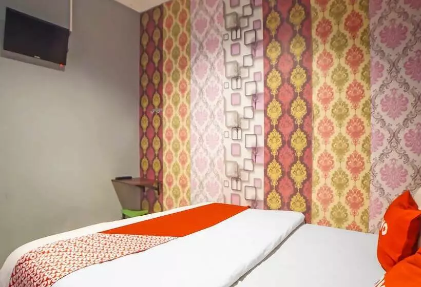 ホテル Oyo 990 Stadion Residence