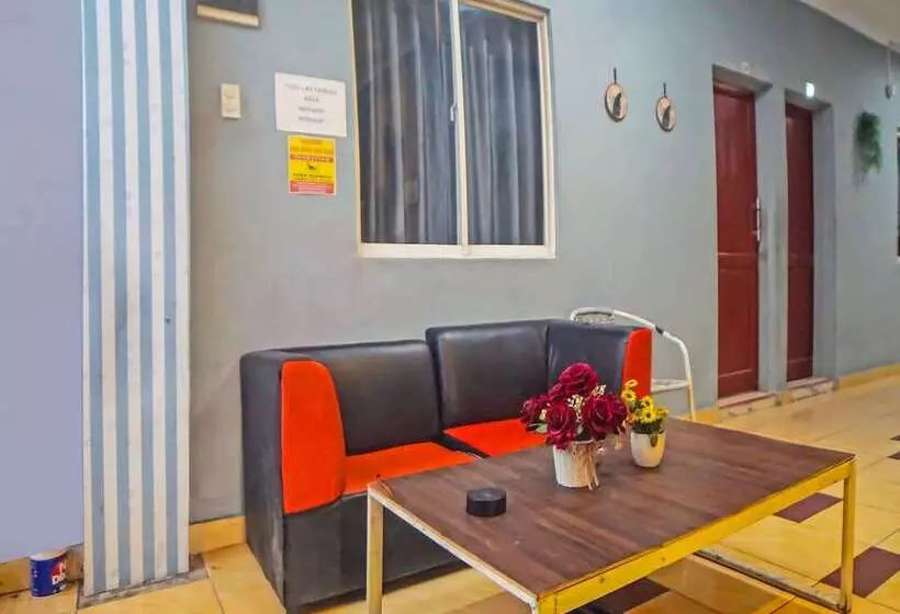 ホテル Oyo 990 Stadion Residence