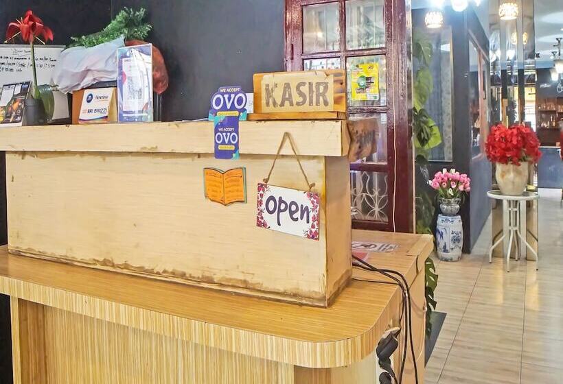 בית מלון כפרי Oyo 990 Stadion Residence