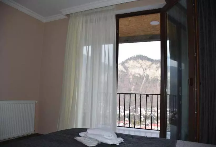 مسافرخانه Nikala's House