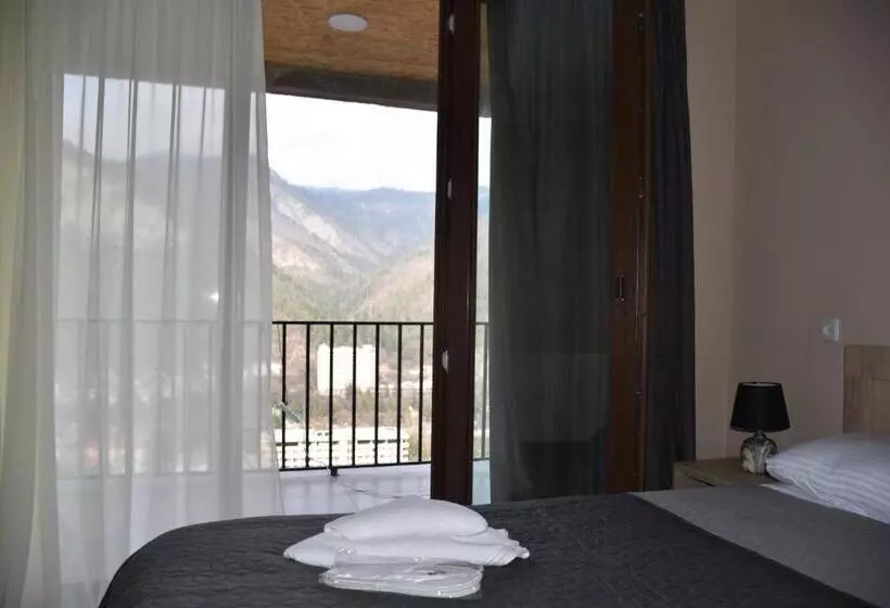 مسافرخانه Nikala's House