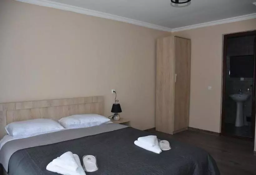 مسافرخانه Nikala's House