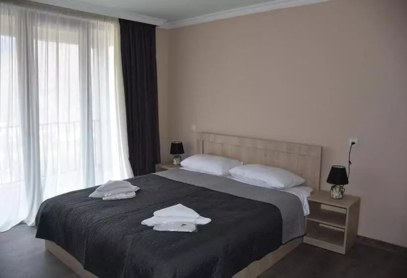 مسافرخانه Nikala's House