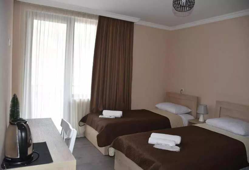 مسافرخانه Nikala's House