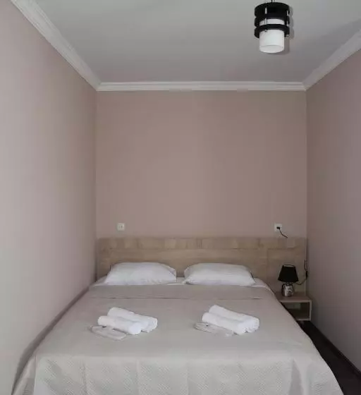 مسافرخانه Nikala's House