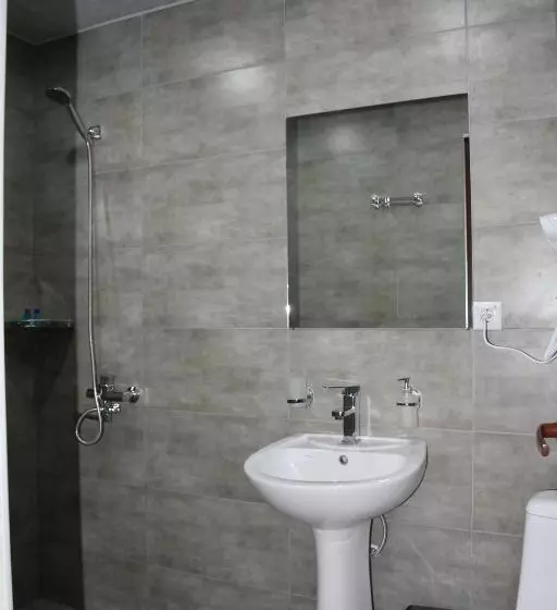 مسافرخانه Nikala's House