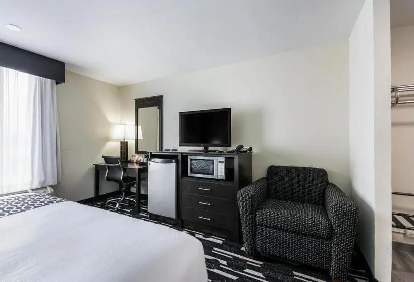 Bricktown Hotel & Extended Stay