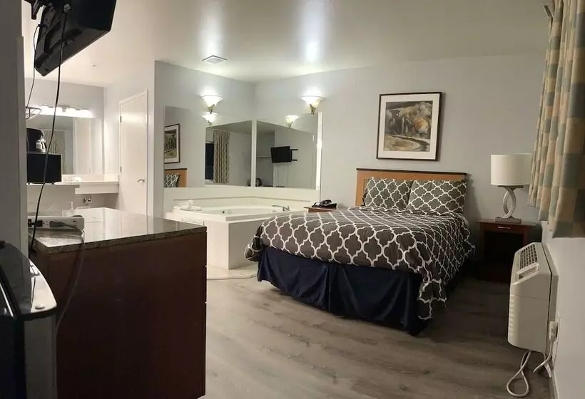 בית מלון כפרי Americas Inn And Suite