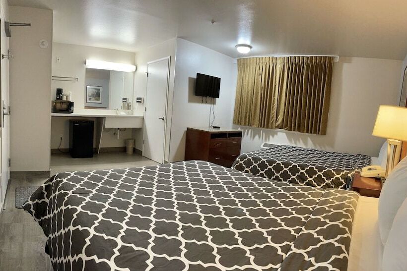 Otel Americas Inn And Suite