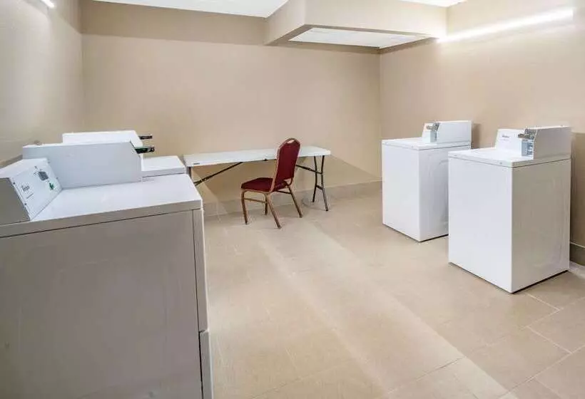 Отель Baymont By Wyndham Knoxville I75