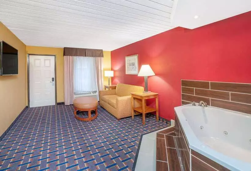 Отель Baymont By Wyndham Knoxville I75