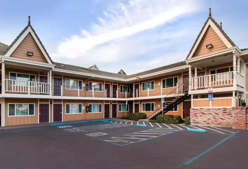 فندق Bayside Inn & Suites Eureka