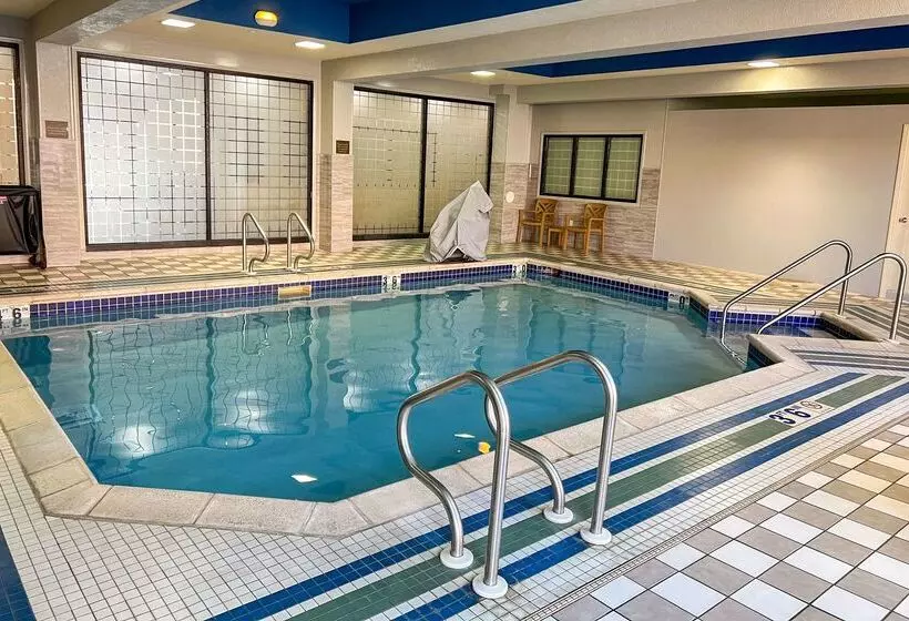 Отель Comfort Inn & Suites Kenosha Pleasant Prairie