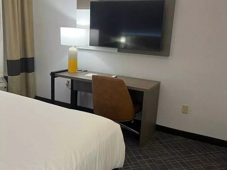 Отель Comfort Inn & Suites Kenosha Pleasant Prairie