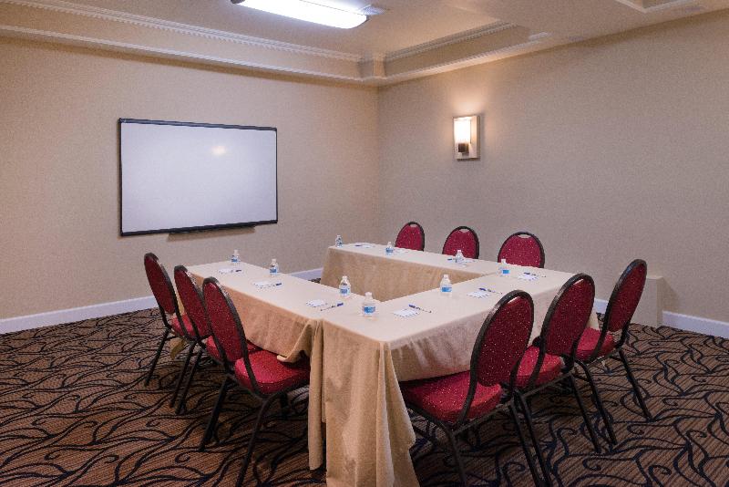 فندق Holiday Inn Express & Suites Pasadena Los Angeles, An Ihg