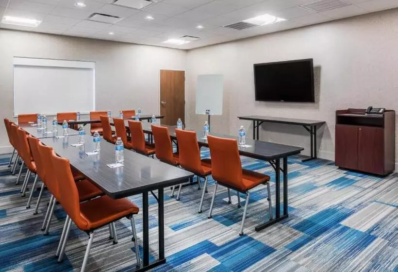 فندق Holiday Inn Express & Suites West Plains Southwest By Ihg