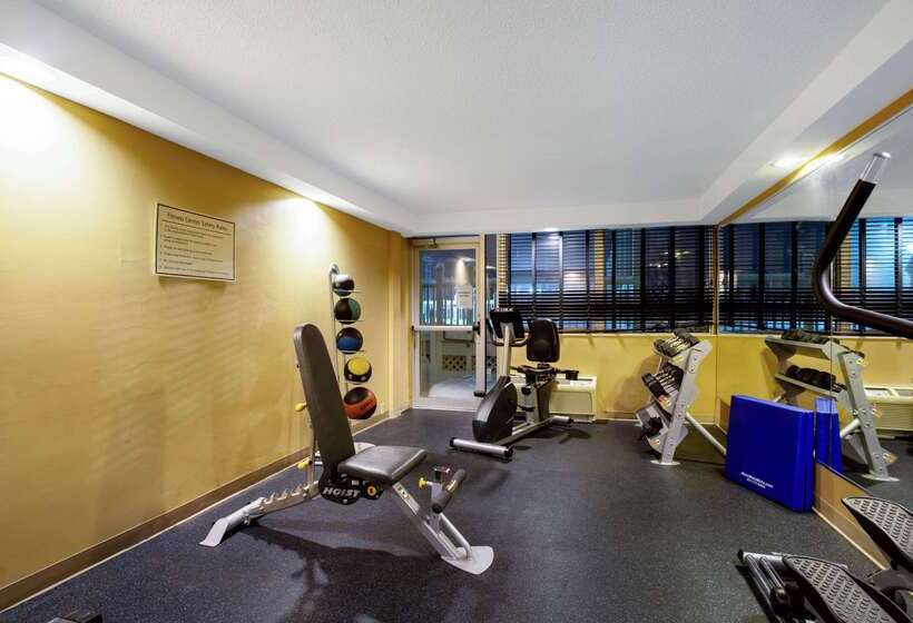 בית מלון כפרי Hampton Inn Manchester Downtown