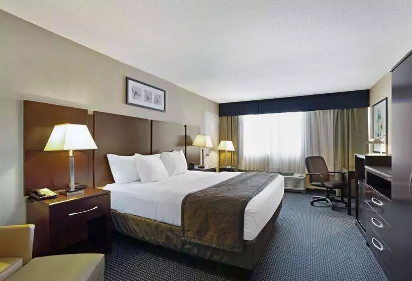 هتل Hampton Inn Manchester Downtown