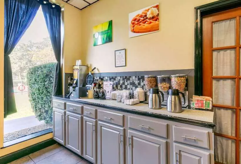 فندق Quality Inn