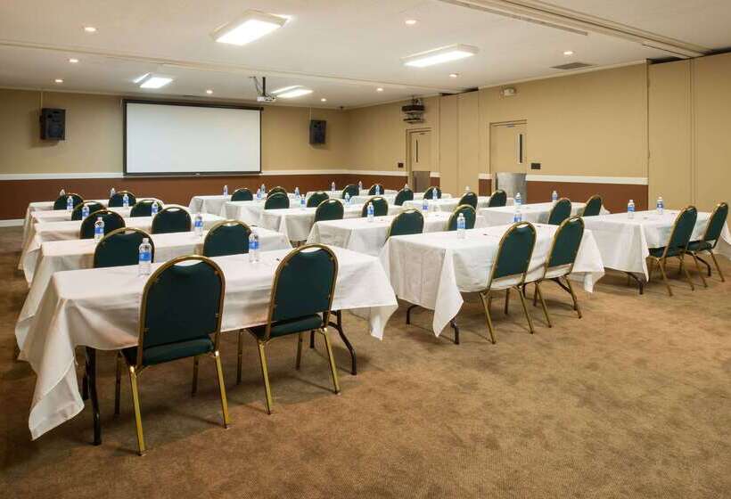 Otel Ramada By Wyndham Bowling Green