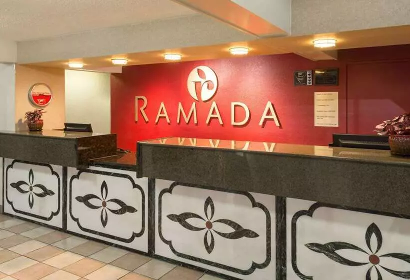 هتل Ramada By Wyndham Bowling Green