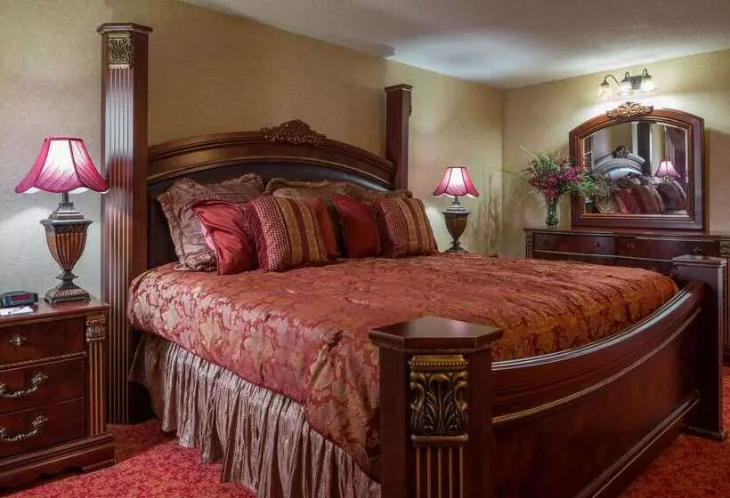 هتل Ramada By Wyndham Bowling Green