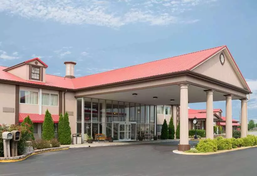 هتل Ramada By Wyndham Bowling Green