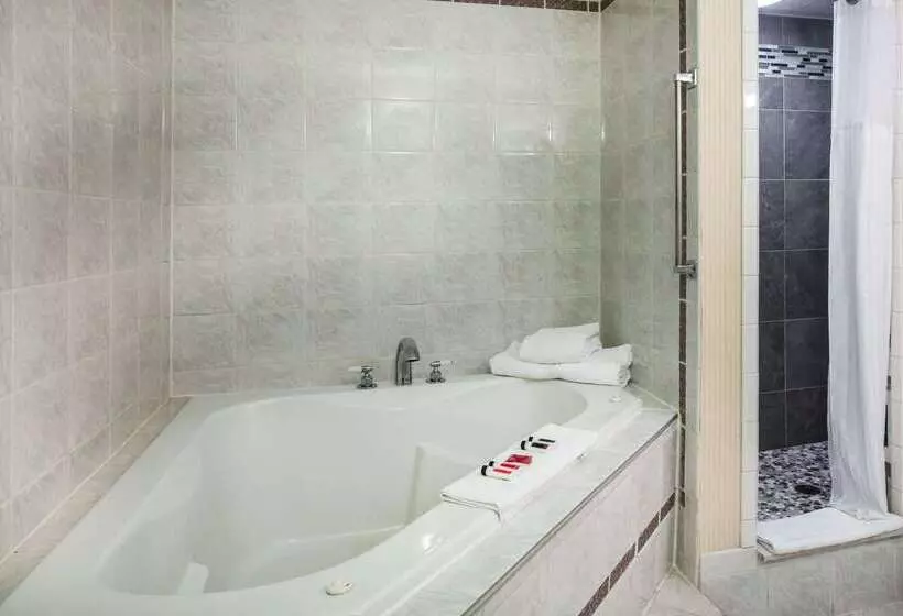 호텔 Ramada By Wyndham Ligonier