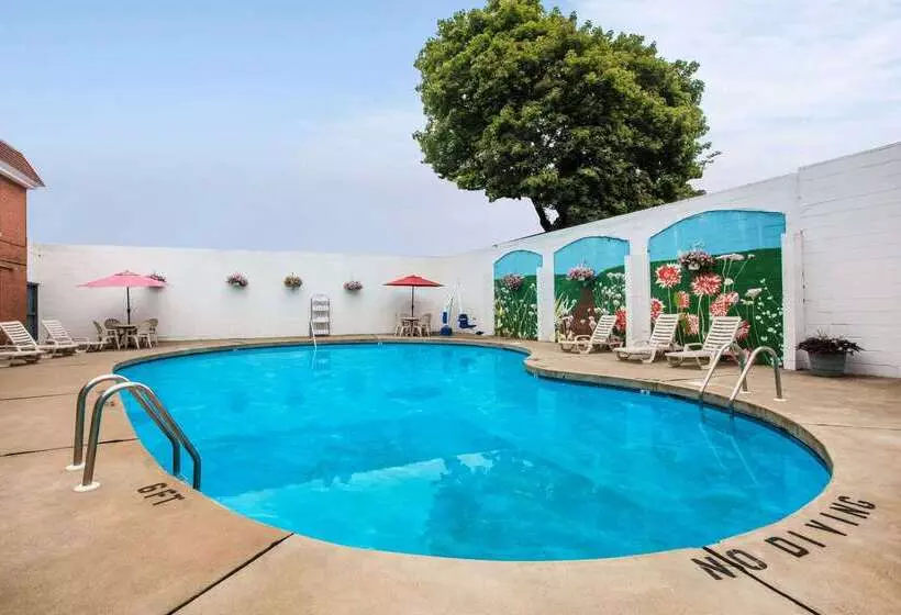 호텔 Ramada By Wyndham Ligonier