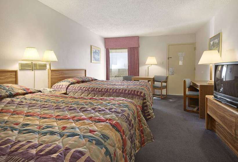 هتل Greenwood Inn Sterling