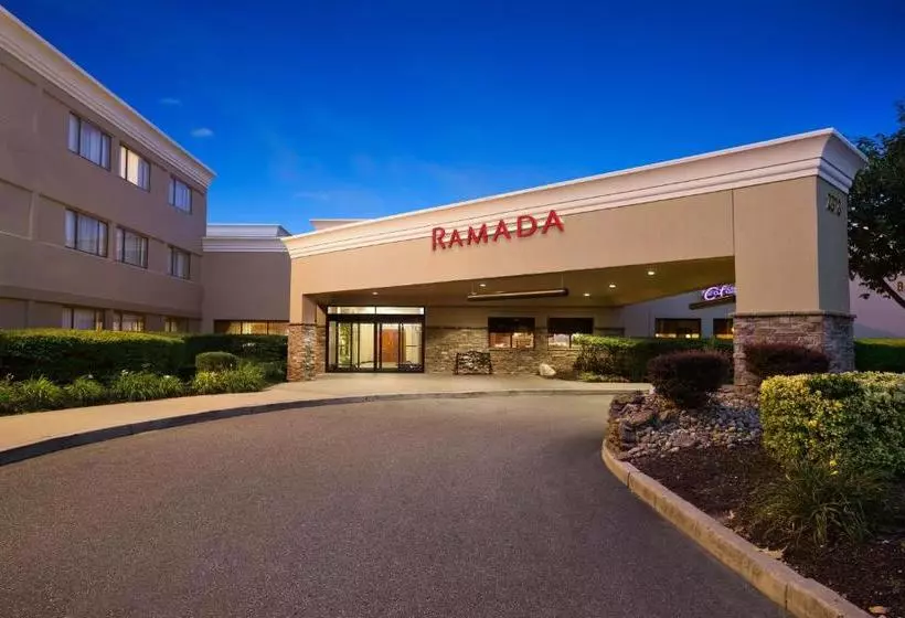 فندق Ramada By Wyndham Toms River