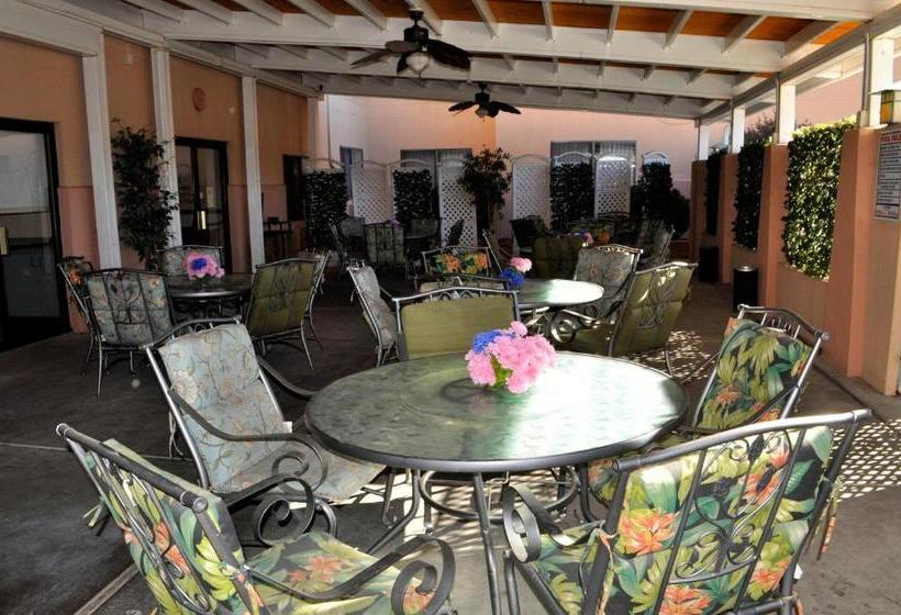 هتل The Region Inn Farmington