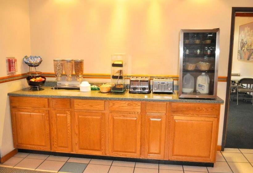 هتل The Region Inn Farmington