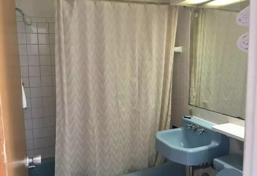 فندق على الطريق Skyview Inn