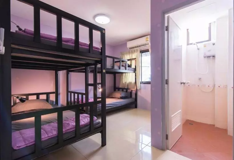 Hotelli Full Stop. Hostel