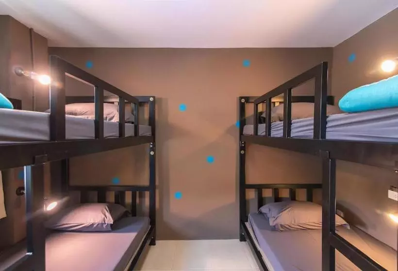 Hotelli Full Stop. Hostel