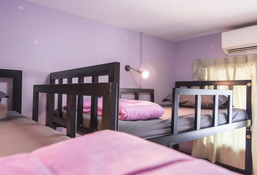 Hotel Full Stop. Hostel