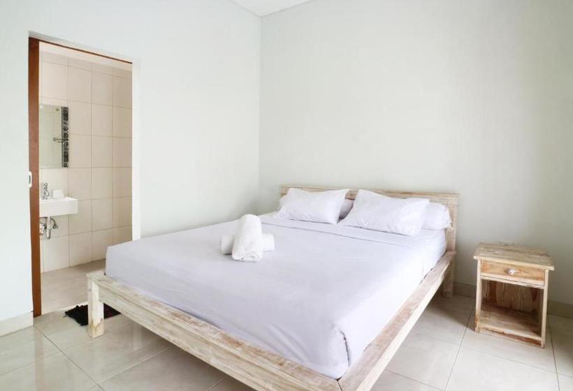 בית מלון כפרי Aghasvina Guesthouse Canggu