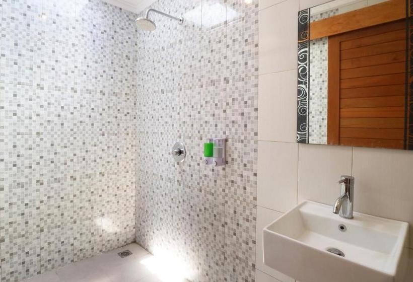 בית מלון כפרי Aghasvina Guesthouse Canggu