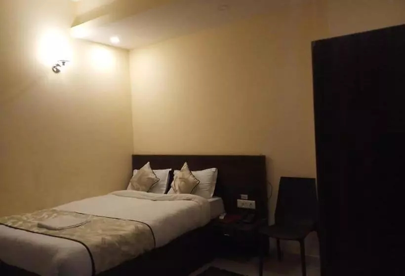 Hotelli The Narayani Continental
