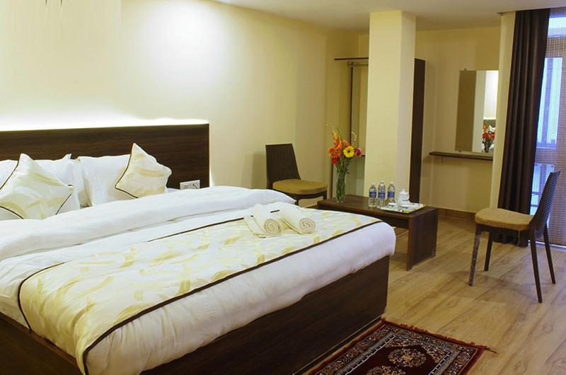 هتل The Narayani Continental