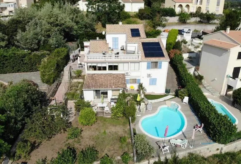 تختخواب و صبحانه Corsica Fiurita