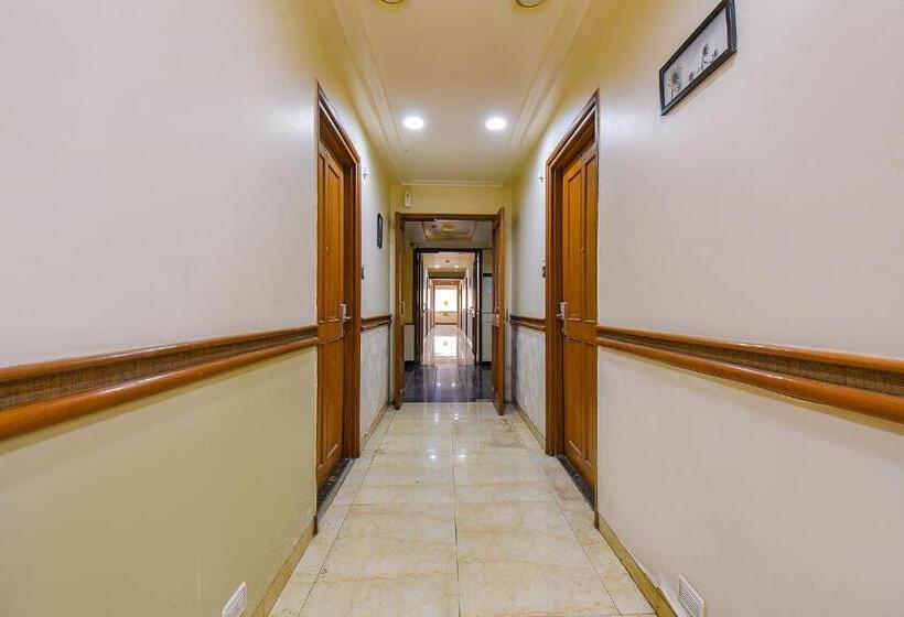 Fabhotel Sr Wakad   Nr Mall Of Millenium