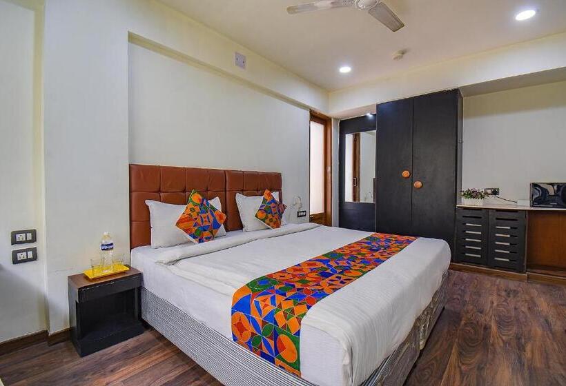 Fabhotel Sr Wakad   Nr Mall Of Millenium