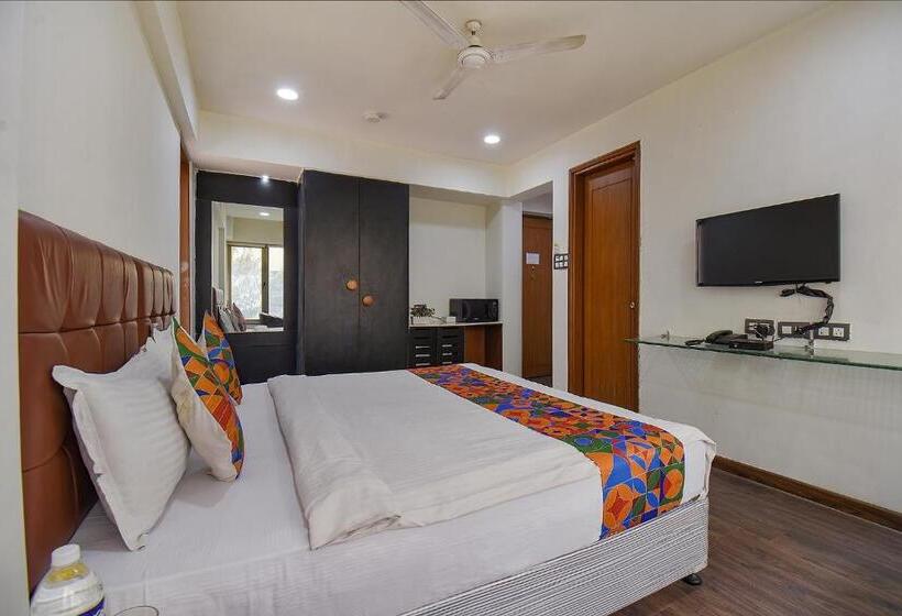 Fabhotel Sr Wakad   Nr Mall Of Millenium