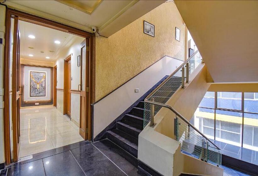 Fabhotel Sr Wakad   Nr Mall Of Millenium