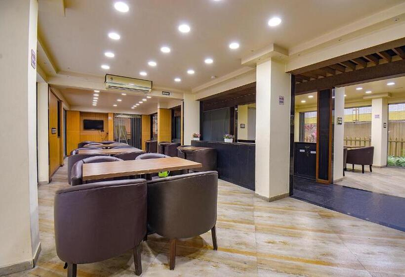 Fabhotel Sr Wakad   Nr Mall Of Millenium