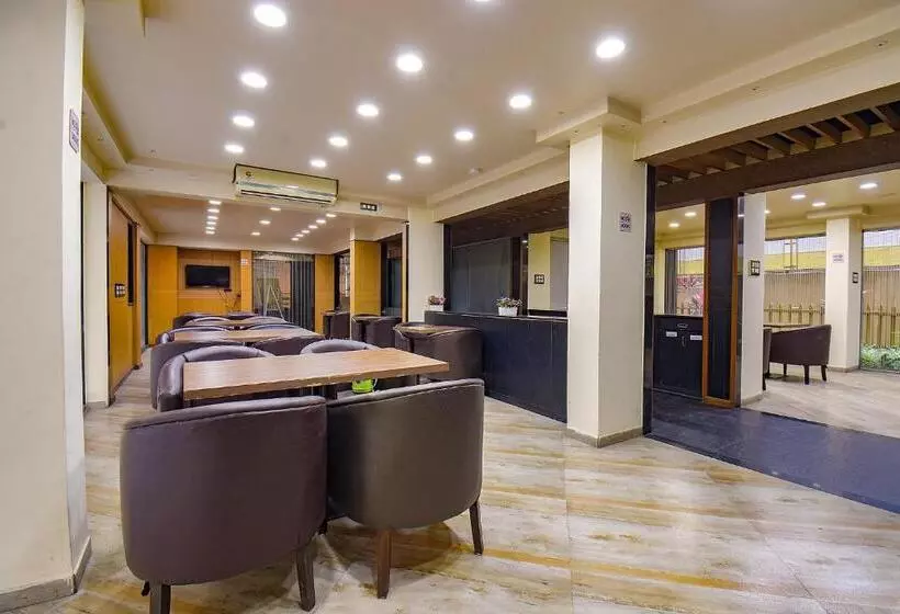 Fabhotel Sr Wakad   Nr Mall Of Millenium