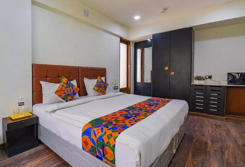 Fabhotel Sr Wakad   Nr Mall Of Millenium