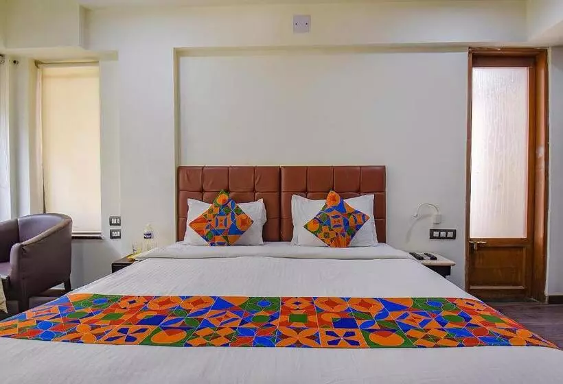 Fabhotel Sr Wakad   Nr Mall Of Millenium